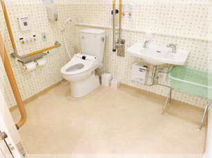 広々としたトイレ